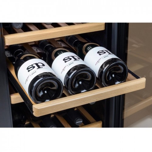 Caso Vyno šaldytuvas WineComfort 24 Energijos vartojimo efektyvumo klasė G, Butelių talpa 24